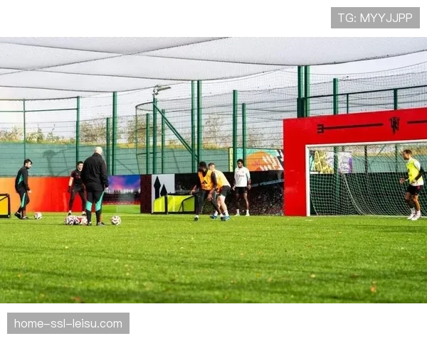 英超联盟启动“足球梦想”计划,资助百所基层青训学院 英超联盟启动“足球梦想”计划,资助百所基层青训学院